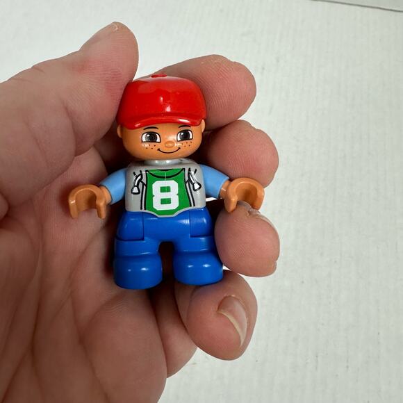 Duplo Child Boy Red Baseball Cap Hat Number 8 Shirt Figure Only LEGO - Picture 3 of 7
